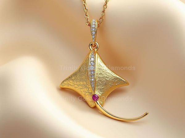 Stingray Pendant Necklace • Ocean Animal Jewelry • Nautical Sea Charm Gift • Unique Marine Life Necklace for Her • Coastal Jewelry